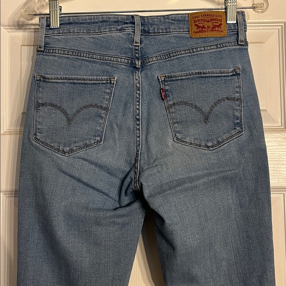 Levi’s High Rise Skinny - Picture 6 of 9